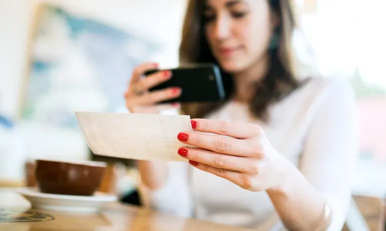 4 Benefits of Conventional Banks Compared to Digital Banking Platforms