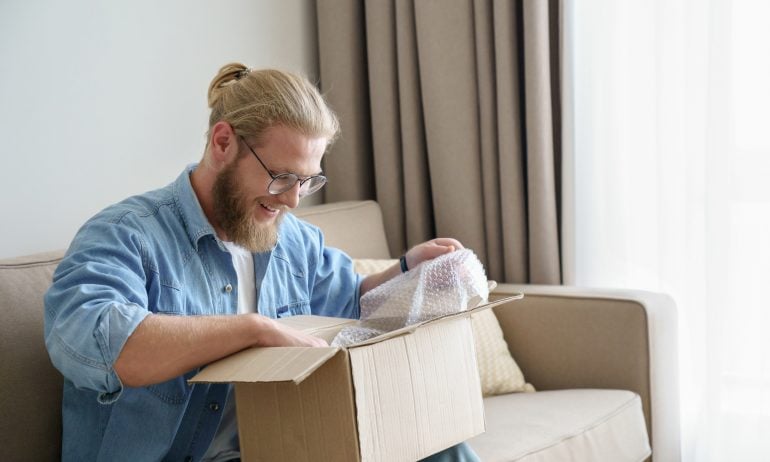 A Guide to Purchasing Amazon Shares (AMZN)